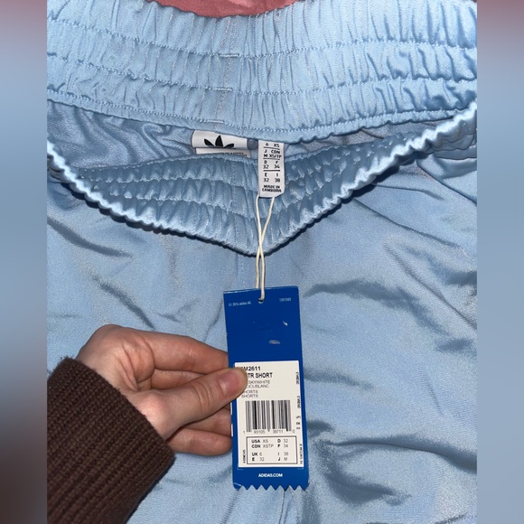 Brand new adidas shorts - Picture 4 of 4